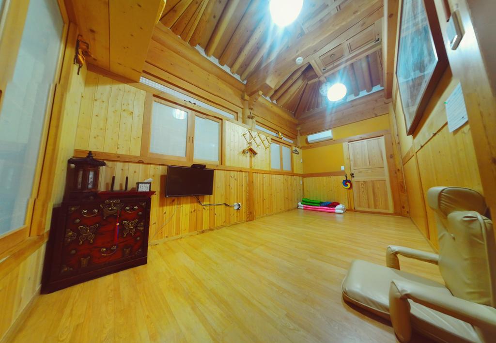 Hanok Guesthouse Jangsoo Чонджу Стая снимка