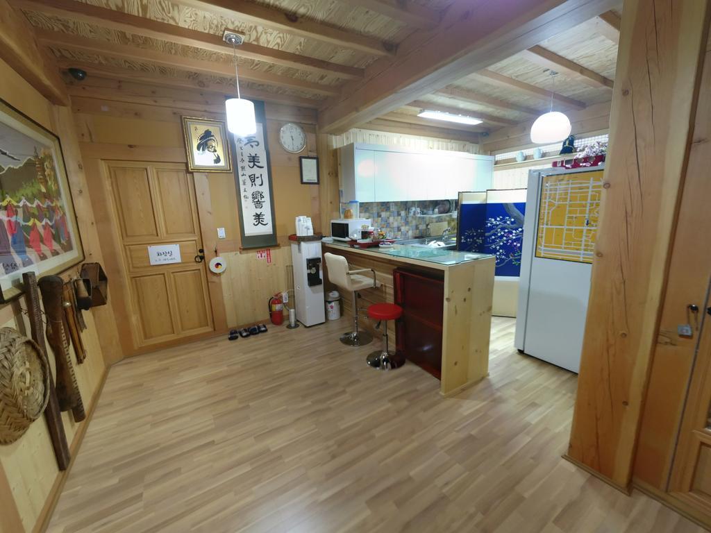 Hanok Guesthouse Jangsoo Чонджу Екстериор снимка